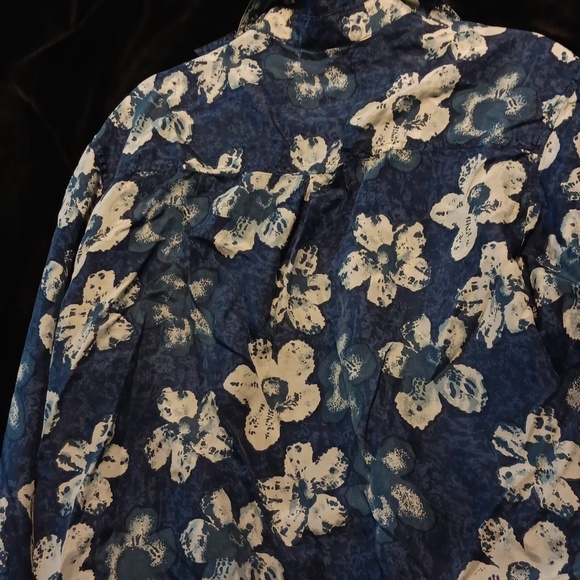 Metro Express women's silk shirt - Picture 5 of 5